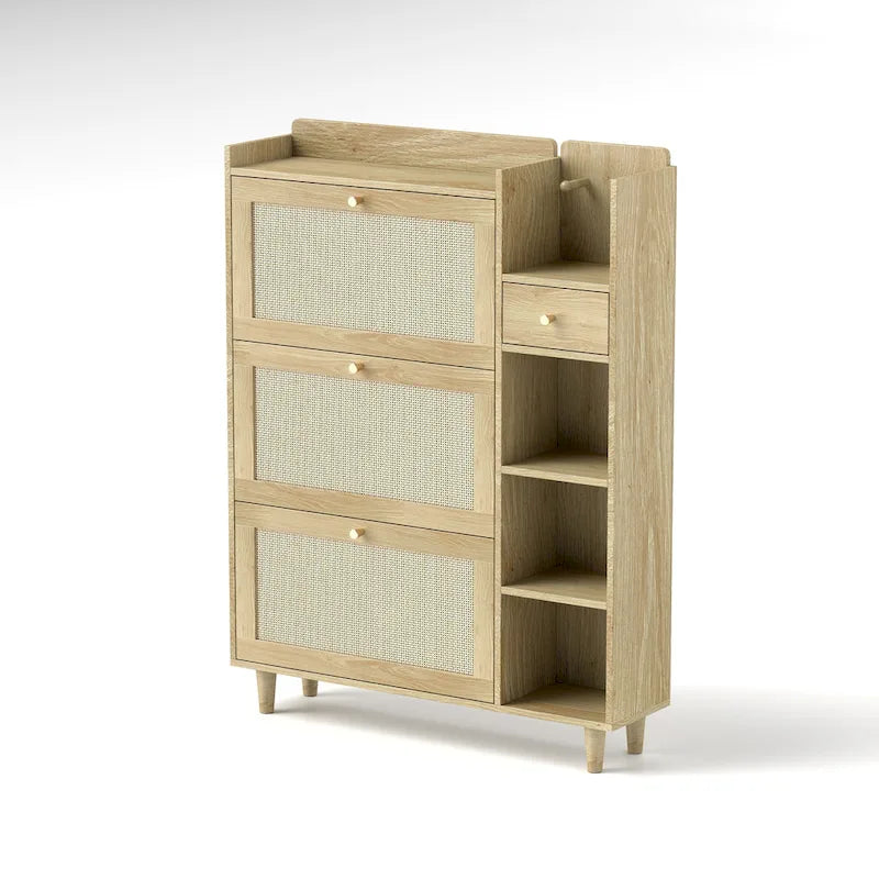 Armoire à chaussures Bohème en rotin et bois naturel avec portes battantes, trois étagères latérales, crochets à clés et petit tiroir
