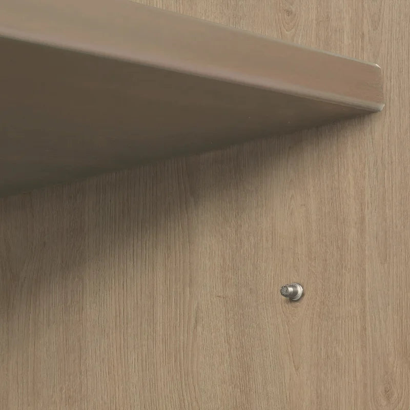 Armoire de bureau en bois de cerisier avec deux portes, étagères réglables et serrure.