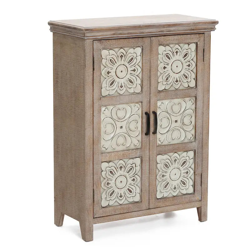 Meuble de rangement à deux portes de style rustique blanchi avec panneaux métalliques estampés, étagère fixe et bois de sapin