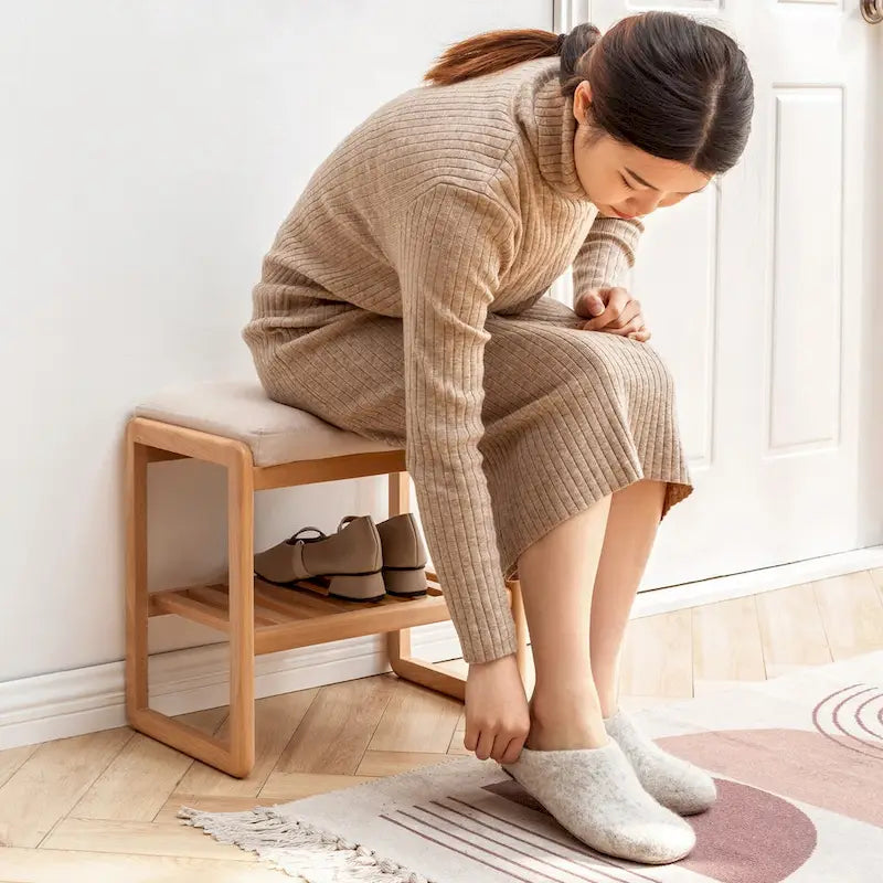 Banc à chaussures en bois de hêtre naturel avec deux étagères et coussin éponge pour entrée