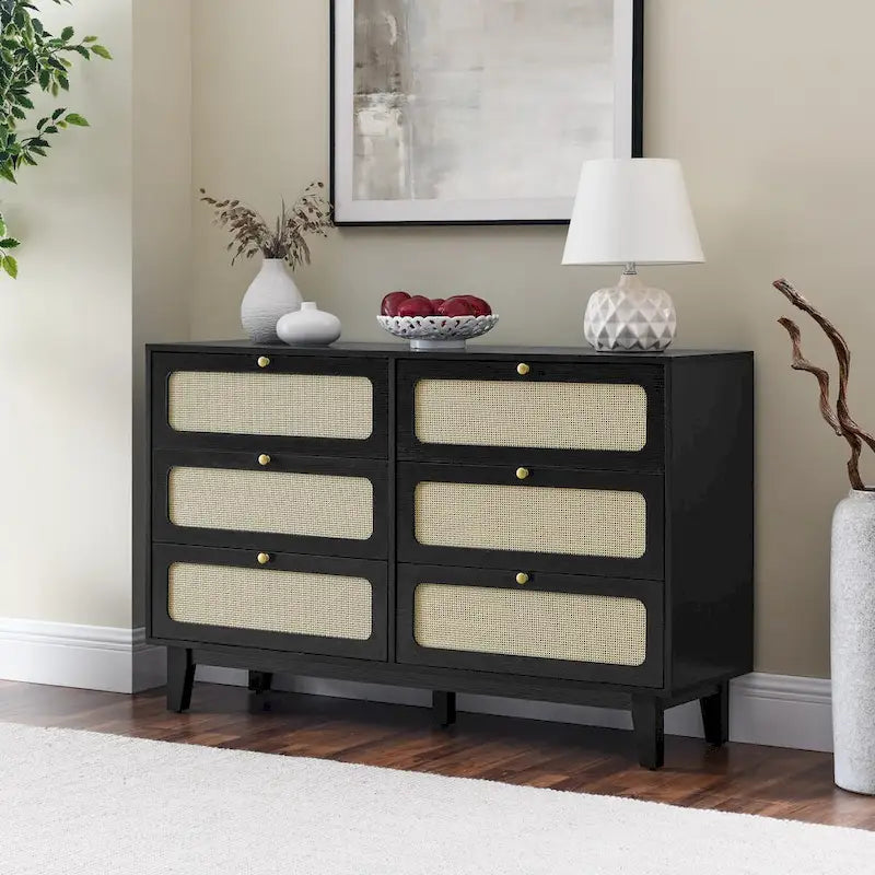 Commode à six tiroirs en noyer naturel, panneaux en rotin, poignées dorées, pieds coniques, MDF et bois massif