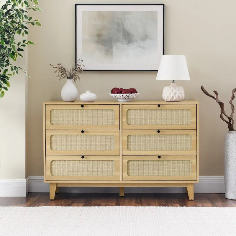 Commode à six tiroirs en noyer naturel, panneaux en rotin, poignées dorées, pieds coniques, MDF et bois massif