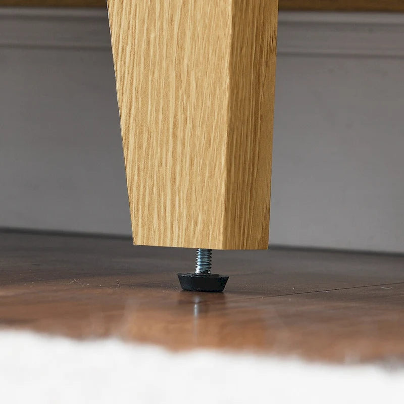 Commode à six tiroirs en noyer naturel, panneaux en rotin, poignées dorées, pieds coniques, MDF et bois massif