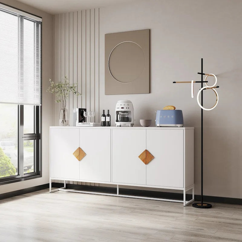 Buffet blanc à quatre portes, poignées en bois en forme de losange, base en fer, MDF E1, finition UV, deux étagères intérieures par porte
