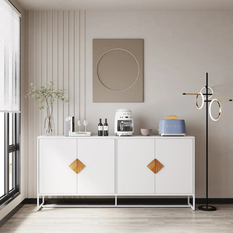 Buffet blanc à quatre portes, poignées en bois en forme de losange, base en fer, MDF E1, finition UV, deux étagères intérieures par porte