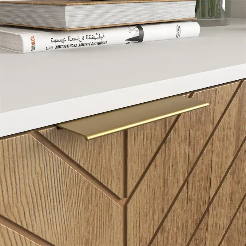 Buffet commode moderne blanc motif chevrons poignées dorées piétement en métal