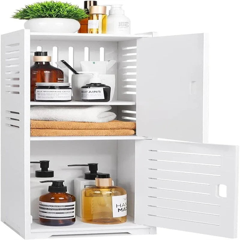 Meuble de salle de bain sur pied blanc, étroit, deux étagères ouvertes, porte à persiennes, PVC étanche